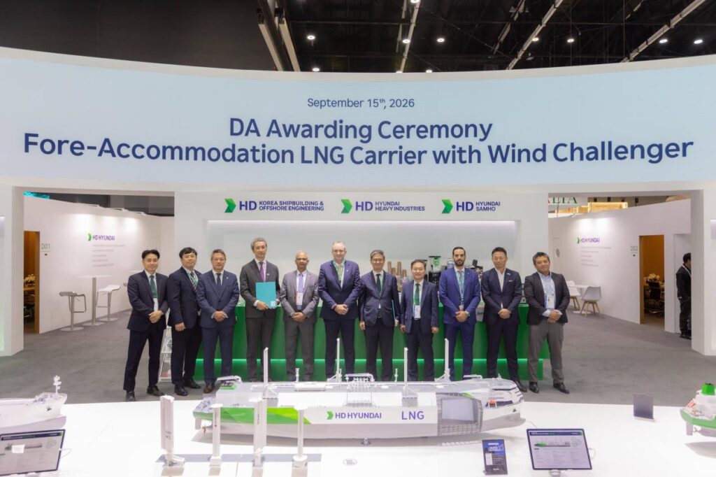 Fore-accommodation LNG carrier with four Wind Challenger sails clears LR design appraisal Fore-accommodation LNG carrier with four Wind Challenger sails clears LR design appraisal