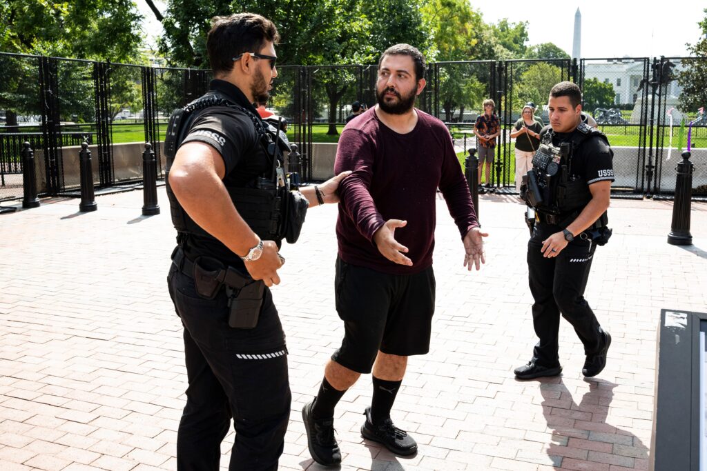 Deranged man allegedly drives on  sidewalk near White House, demands to speak to Trump