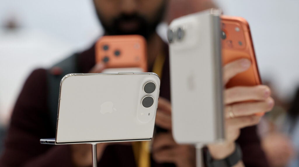 One mobile number, two phones: What is iPhone handoff and which carriers support it? One mobile number, two phones: What is iPhone handoff and which carriers support it?
