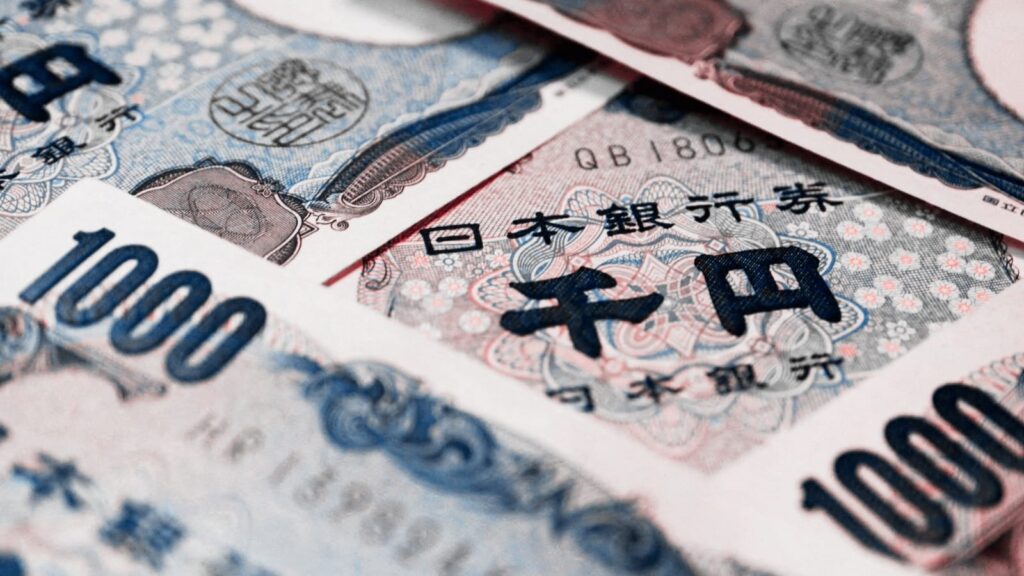 Japan 10-year yield climbs to 1996 high as global rout deepens