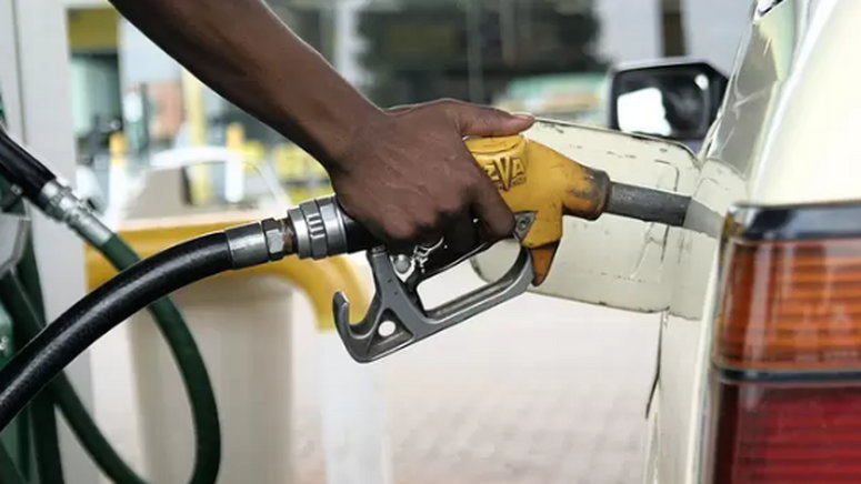 Dangote, Marketers Slash Petrol Prices as Crude Oil Drops Dangote, Marketers Slash Petrol Prices as Crude Oil Drops
