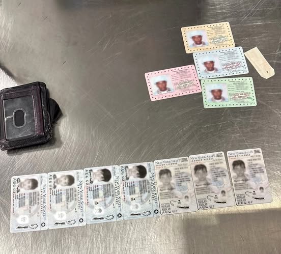 LaGuardia Airport’s TSA X-ray reveals shocking illegal stash concealed beside passenger’s Xbox LaGuardia Airport’s TSA X-ray reveals shocking illegal stash concealed beside passenger’s Xbox