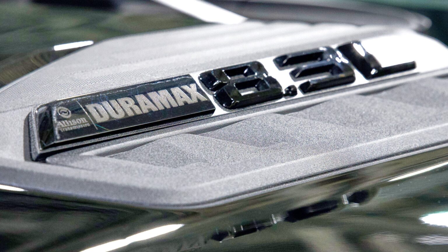 GM Supersizes the 2027 Duramax, Snatching Ford’s Diesel Bragging Rights GM Supersizes the 2027 Duramax, Snatching Ford’s Diesel Bragging Rights