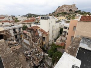 Four American tourists among 6 killed in suspected gas leak blast in Athens