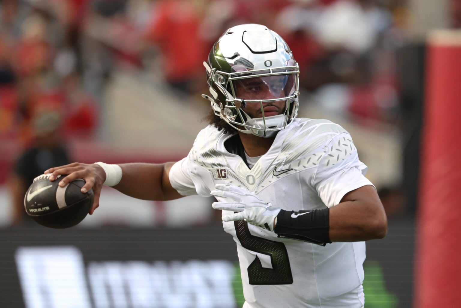 ‘Toxic Homerism,’ ‘Just Straight Embarrassing’ — CFB World Rips USC Radio Announcer’s Reaction to Controversial Dante Moore Hit