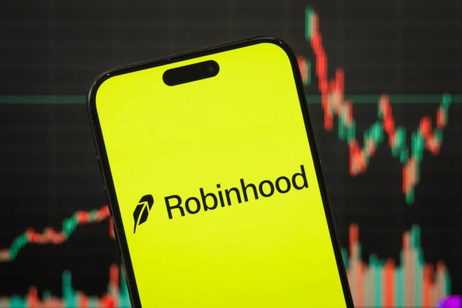 Robinhood Chain slowdown spreads from fees to trading as transactions fall more than 40% Robinhood Chain slowdown spreads from fees to trading as transactions fall more than 40%