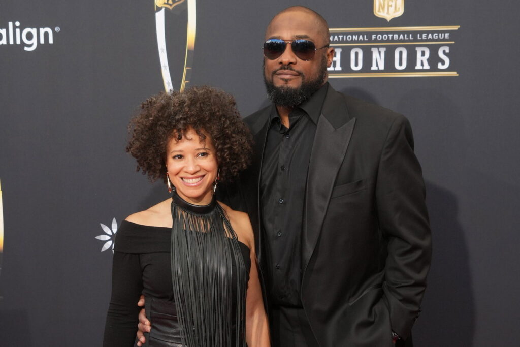 Mike Tomlin’s Wife Sends Strong Message on Steelers Ties After Husband’s Departure