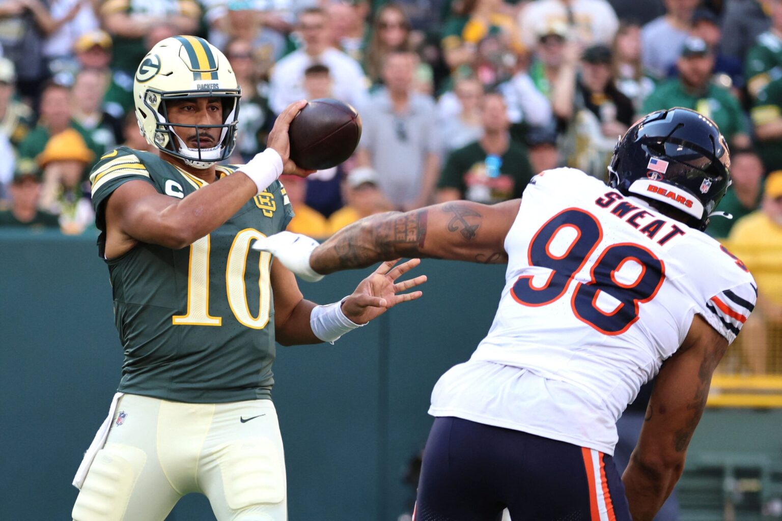 ‘Juicing Up and Still Can’t Get Any Pressure,’ ‘Still Trash’ – NFL Fans Mock Bears’ Montez Sweat for 2-Game PED Suspension ‘Juicing Up and Still Can’t Get Any Pressure,’ ‘Still Trash’ – NFL Fans Mock Bears’ Montez Sweat for 2-Game PED Suspension