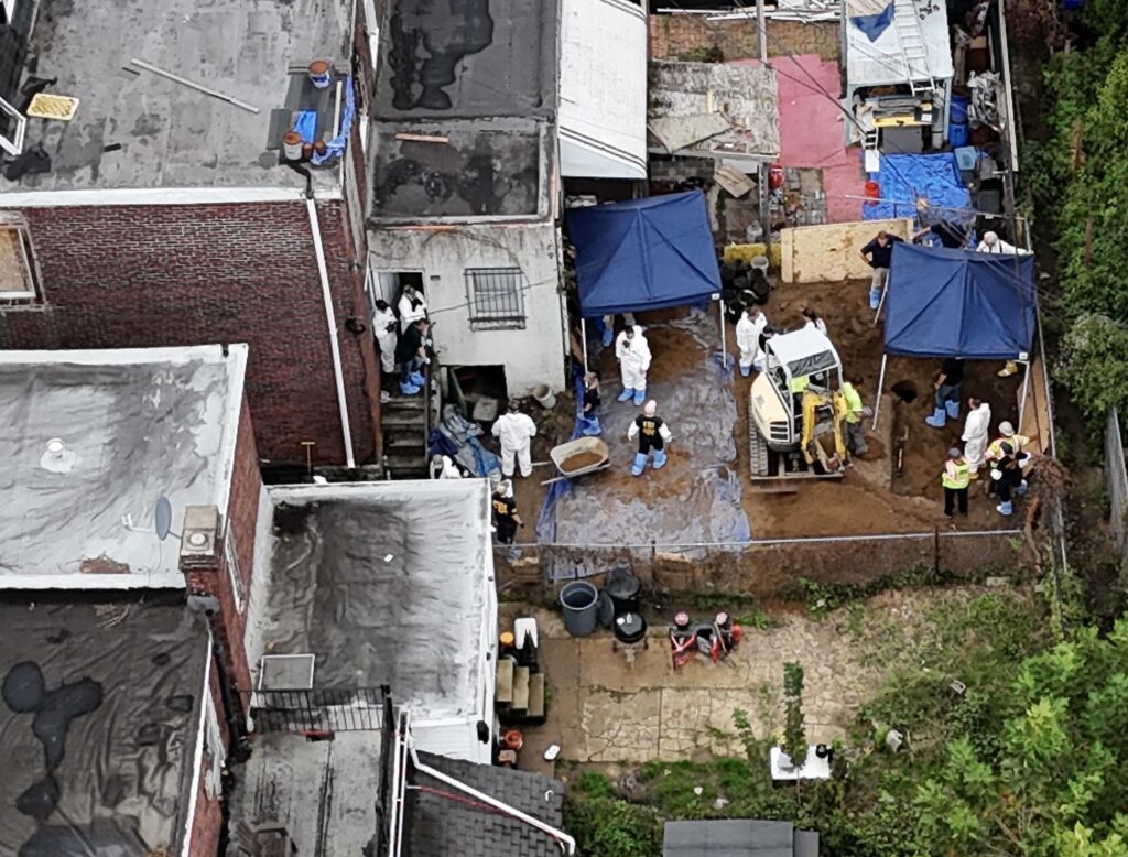 Hidden safe, bones found buried at Philly house of horrors tied to 7 missing women: report Hidden safe, bones found buried at Philly house of horrors tied to 7 missing women: report