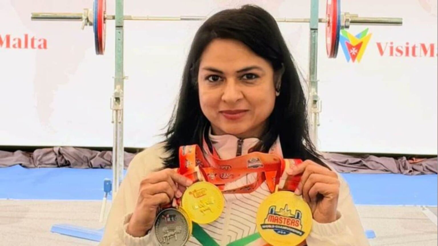 IRS officer Ekta Vishnoi wins 3 gold medals at World Masters Powerlifting C’ship IRS officer Ekta Vishnoi wins 3 gold medals at World Masters Powerlifting C’ship