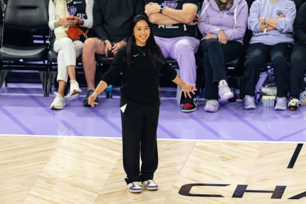 “Ruthless”: Journalist Gives Honest Verdict on Valkyries Crowd’s Treatment of Dream After Natalie Nakase’s WNBA Finals Demand