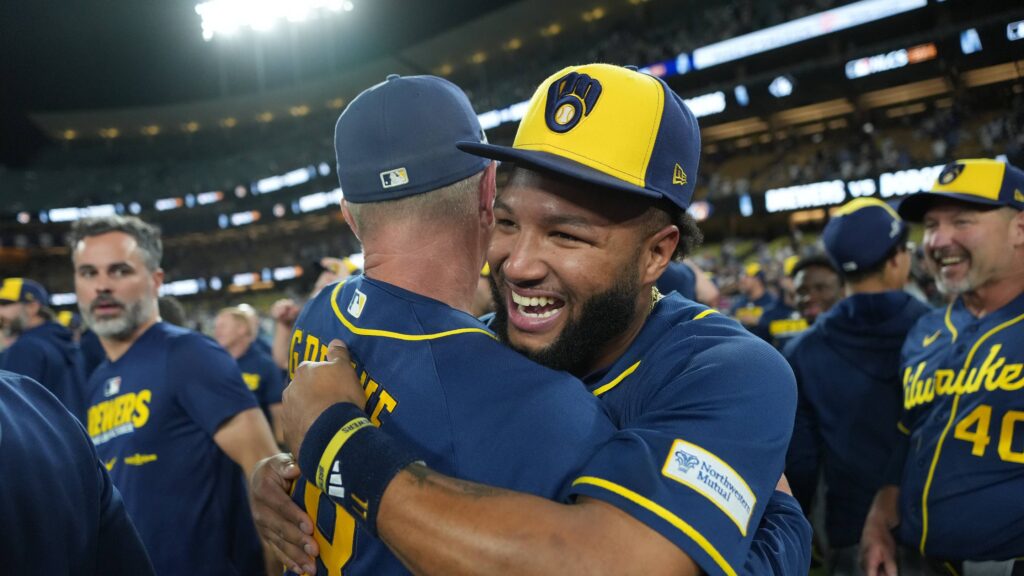 How many teams have never won a World Series? Either Rays or Brewers will make history