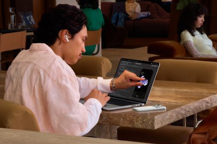 I found a smart reason to buy Apple’s touchscreen MacBook, and it’s Xcode I found a smart reason to buy Apple’s touchscreen MacBook, and it’s Xcode