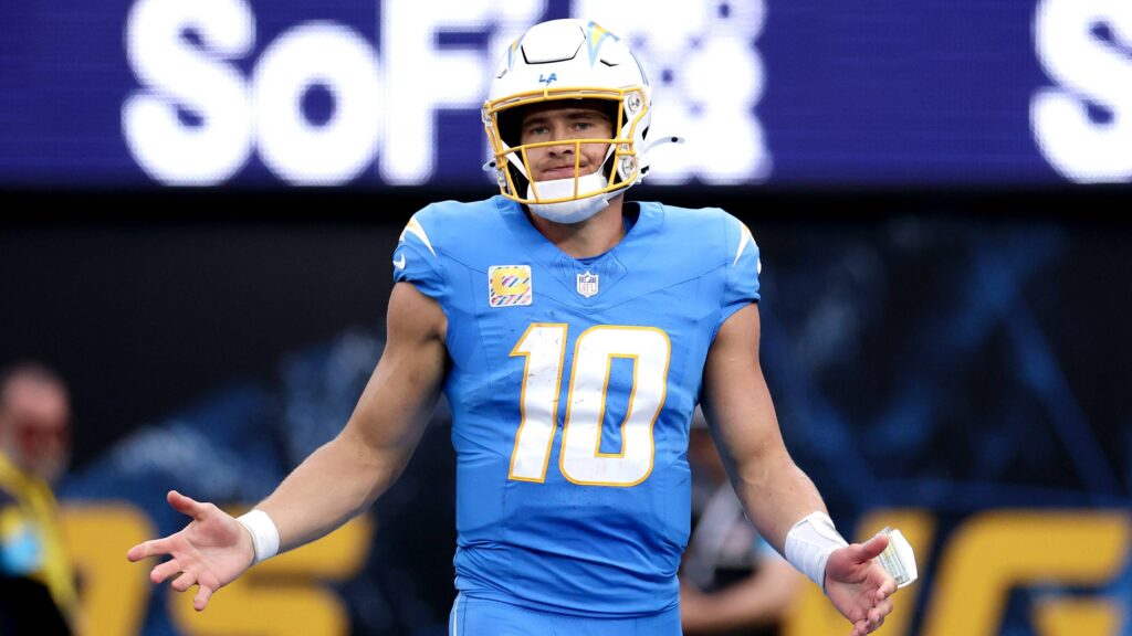 Ranking Justin Herbert trade destinations, even if they have to wait for the offseason